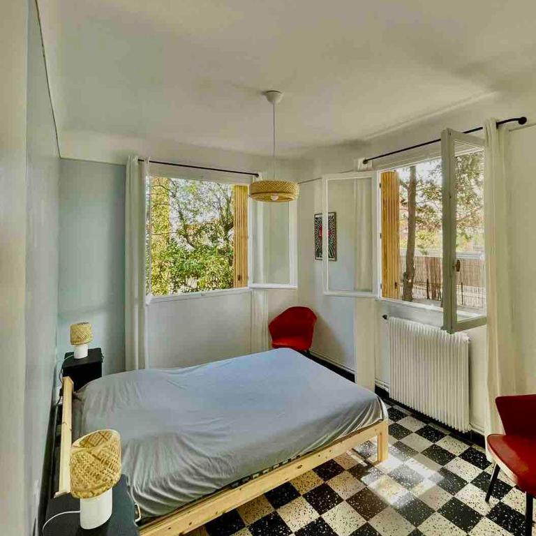 Villa les Pins - Six-Bedroom House - 11
