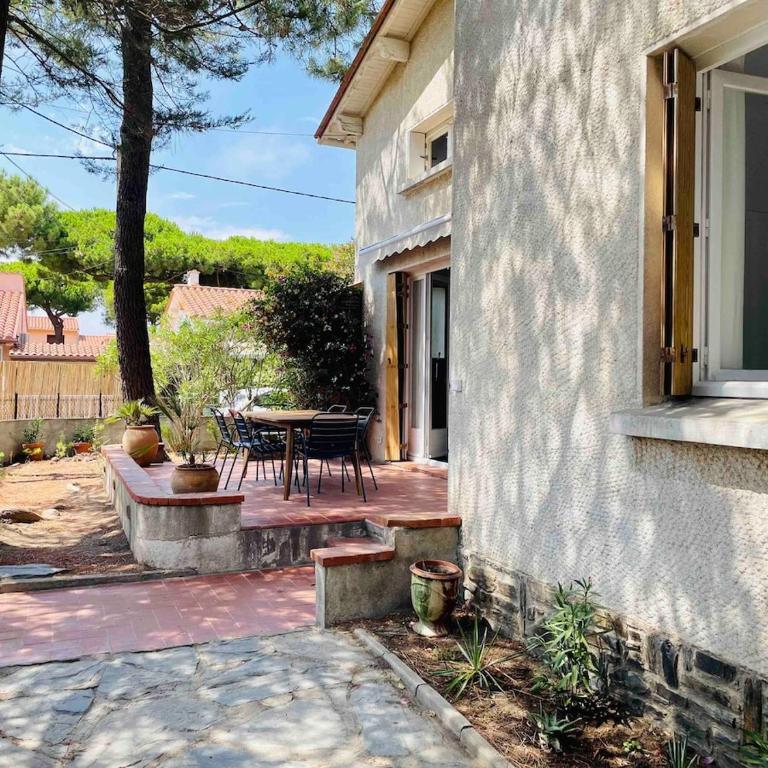 Villa les Pins - Six-Bedroom House - 13
