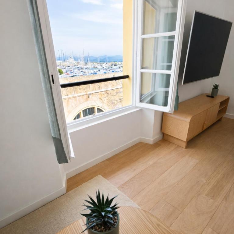 Face Port Vauban - Appartements au cœur du Vieil Antibes - Appartement 1 Chambre - Vue sur Mer - 2
