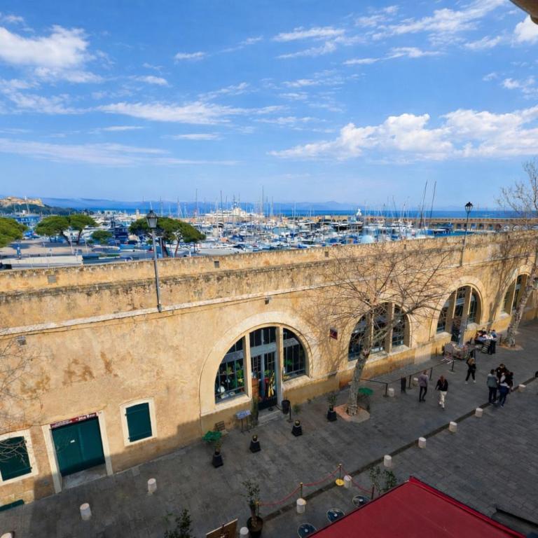 Face Port Vauban - Appartements au cœur du Vieil Antibes - Appartement 1 Chambre - Vue sur Mer - 1
