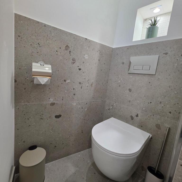 Face Port Vauban - Appartements au cœur du Vieil Antibes - Appartement 1 Chambre - Vue sur Mer - 13