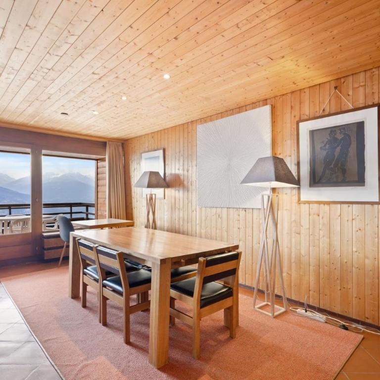 Mars 503 sur la place du village a Anzere avec vue sur les Alpes - Apartment - 10