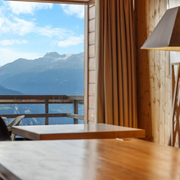 Mars 503 sur la place du village a Anzere avec vue sur les Alpes - Apartment - 28