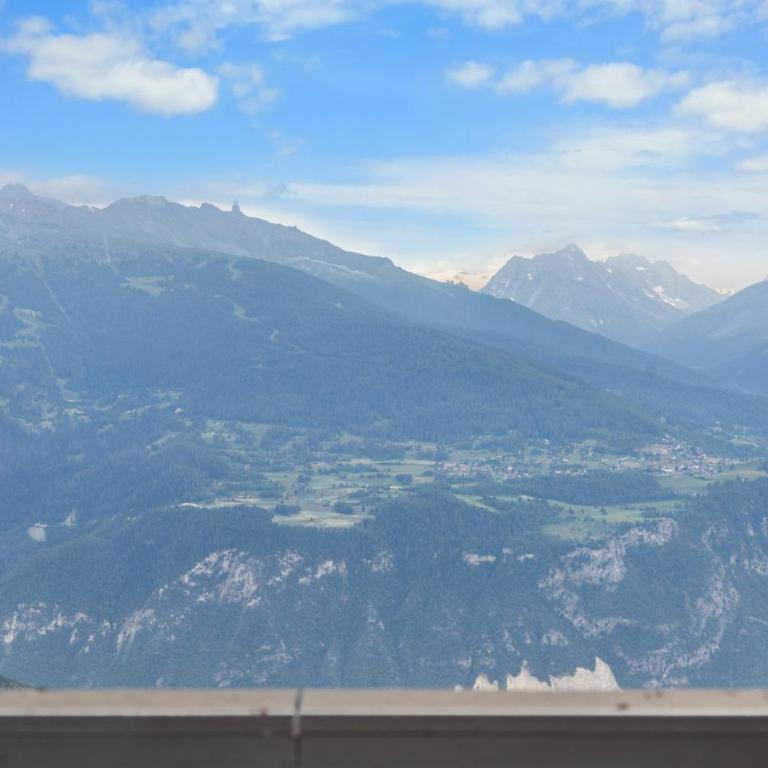 Mars 503 sur la place du village a Anzere avec vue sur les Alpes - Apartment - 30
