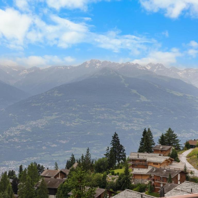 Mars 503 sur la place du village a Anzere avec vue sur les Alpes - Apartment - 32