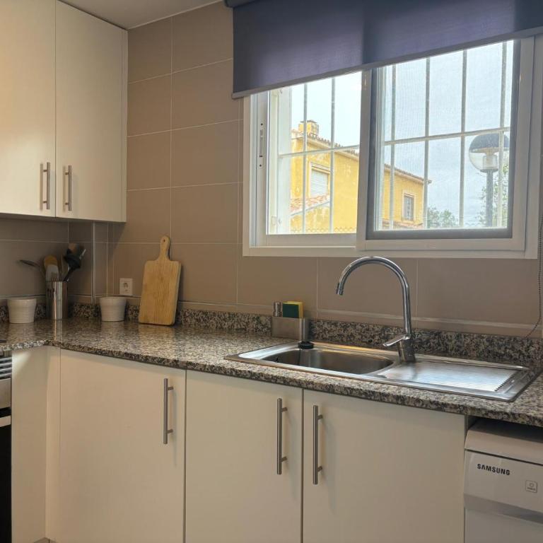 Apartamento en DENIA con 3 habitaciones dobles y piscina a 150 metros de la Playa Les Deveses - Apartamento de 3 dormitorios - 21