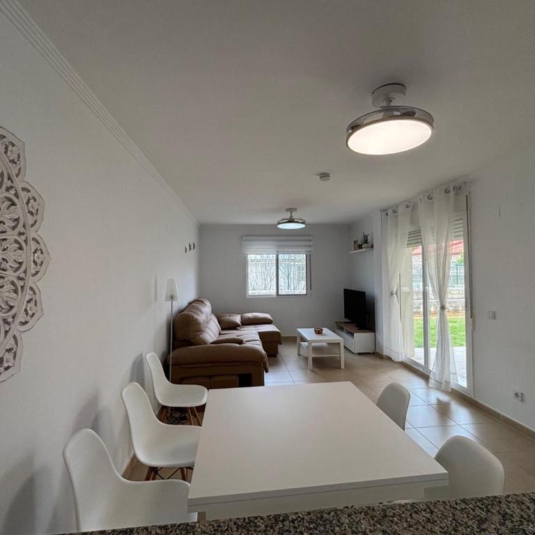Apartamento en DENIA con 3 habitaciones dobles y piscina a 150 metros de la Playa Les Deveses - Apartamento de 3 dormitorios - 6