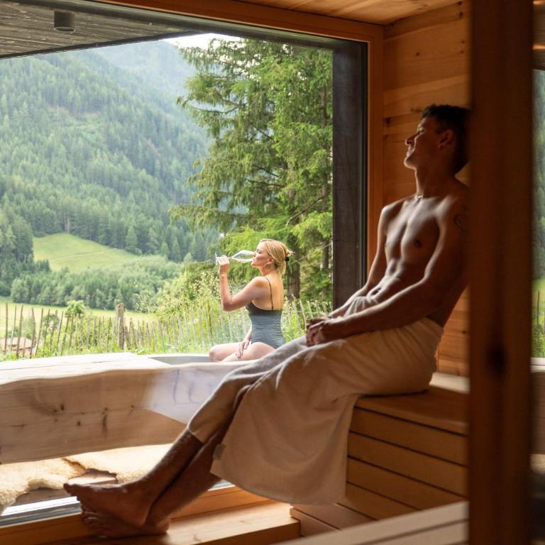 Amus Chalets Dolomites - Luxury Chalets South Tyrol - Two-floor Chalet with two bathrooms - 3