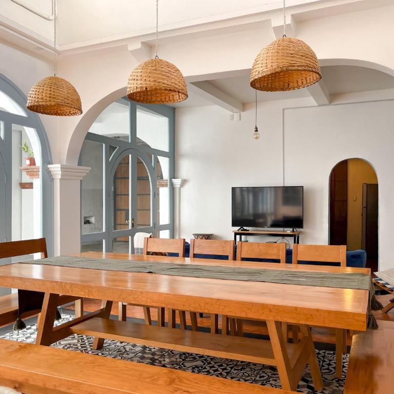 AMPARO · Spacious Home with Double Parking - Vacation Home - 3