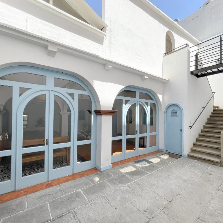 AMPARO · Spacious Home with Double Parking - Vacation Home - 6