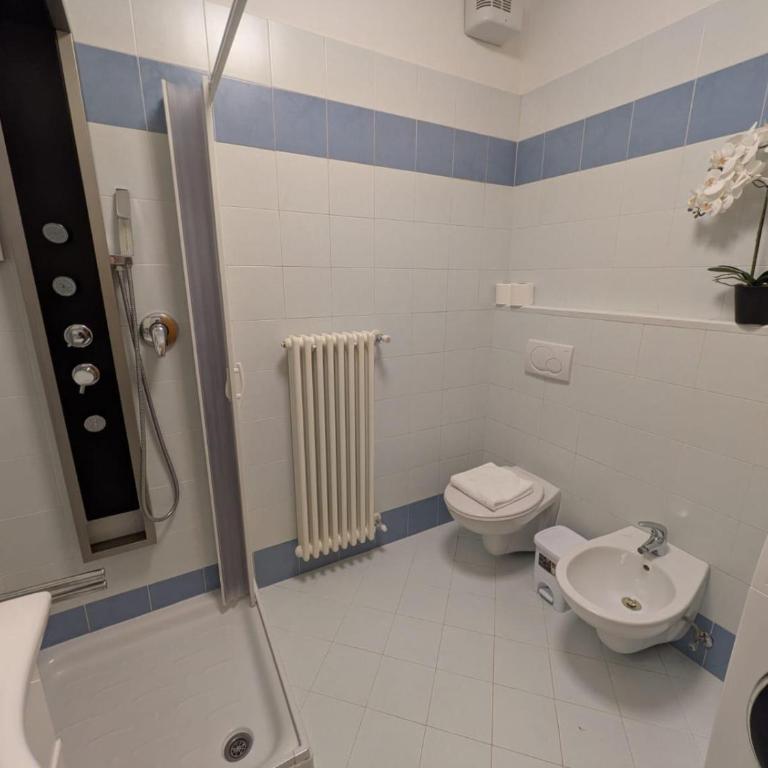 Klara Home - Appartamento con 2 Camere da Letto - 9
