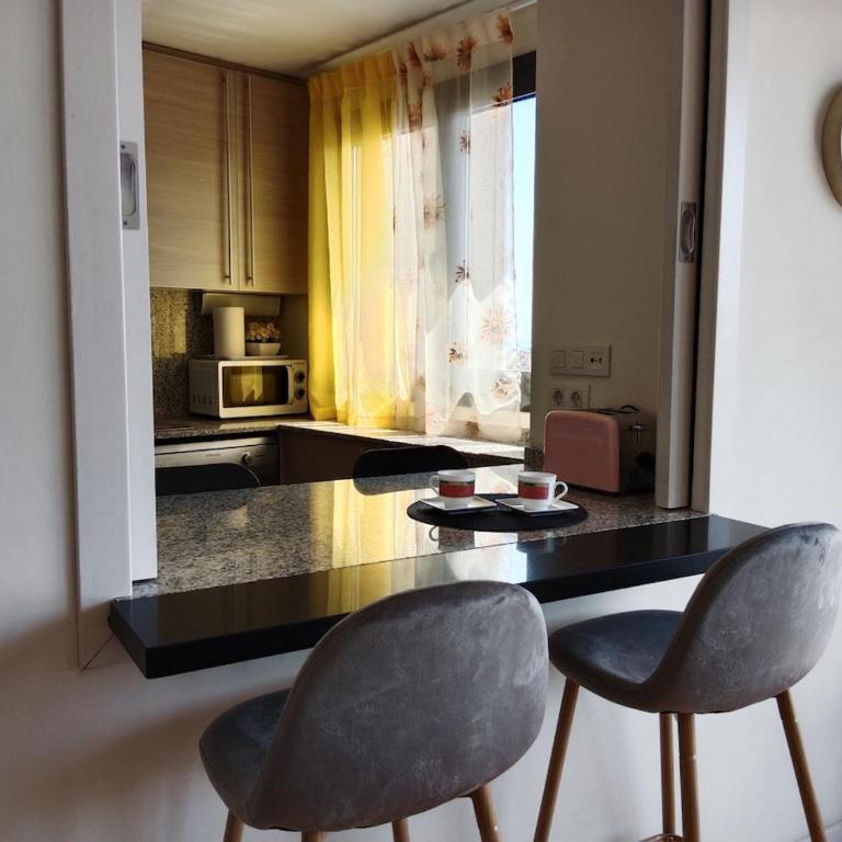 Apartment with views of all of Barcelona, parking, swimming pool - Two-Bedroom Apartment with View - 21