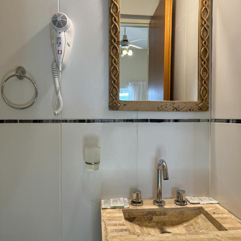 Hotel Europa - Habitación Individual con balcón - 5