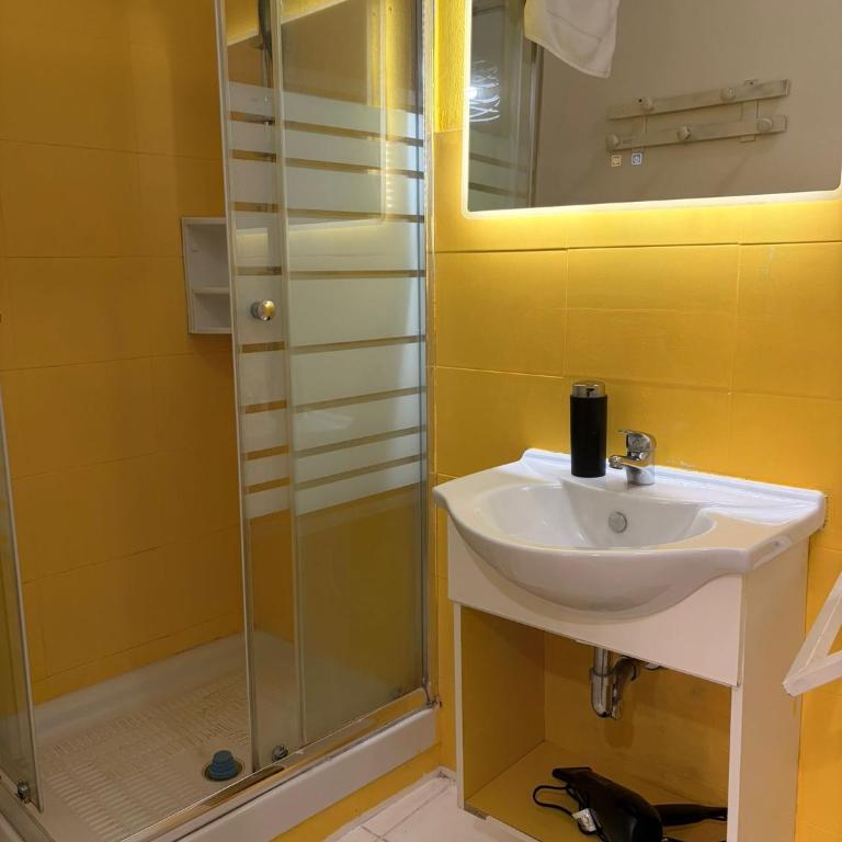 Bed & Breakfast Firenze - Comfort Triple Room with Shower - 7
