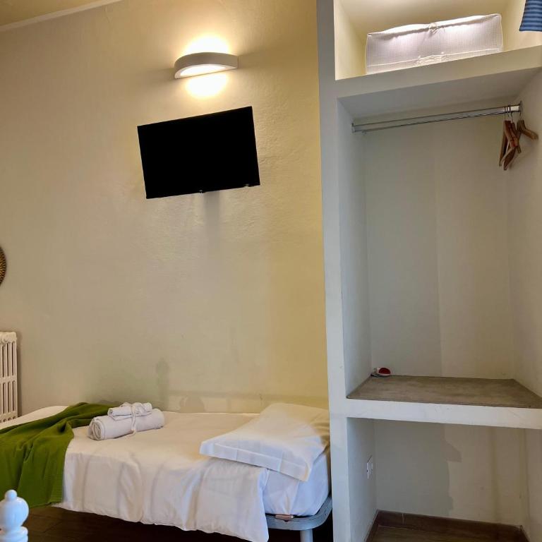 Bed & Bed Peterson - Triple Room - 11