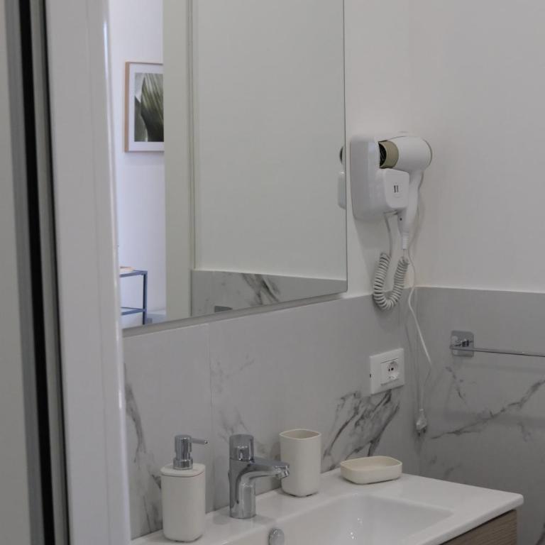 Suite Leopardi Palermo - Double Room with Balcony - 3