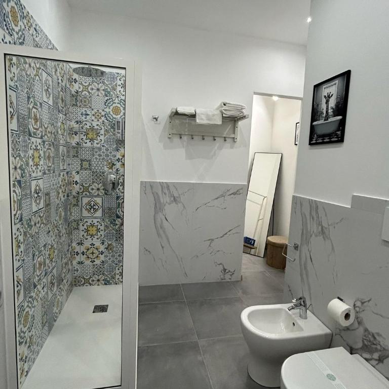 Suite Leopardi Palermo - Double Room with Private Bathroom - 9