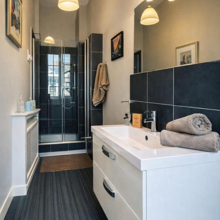 Les Planches à deux pas de la plage - Three-Bedroom Apartment - 6