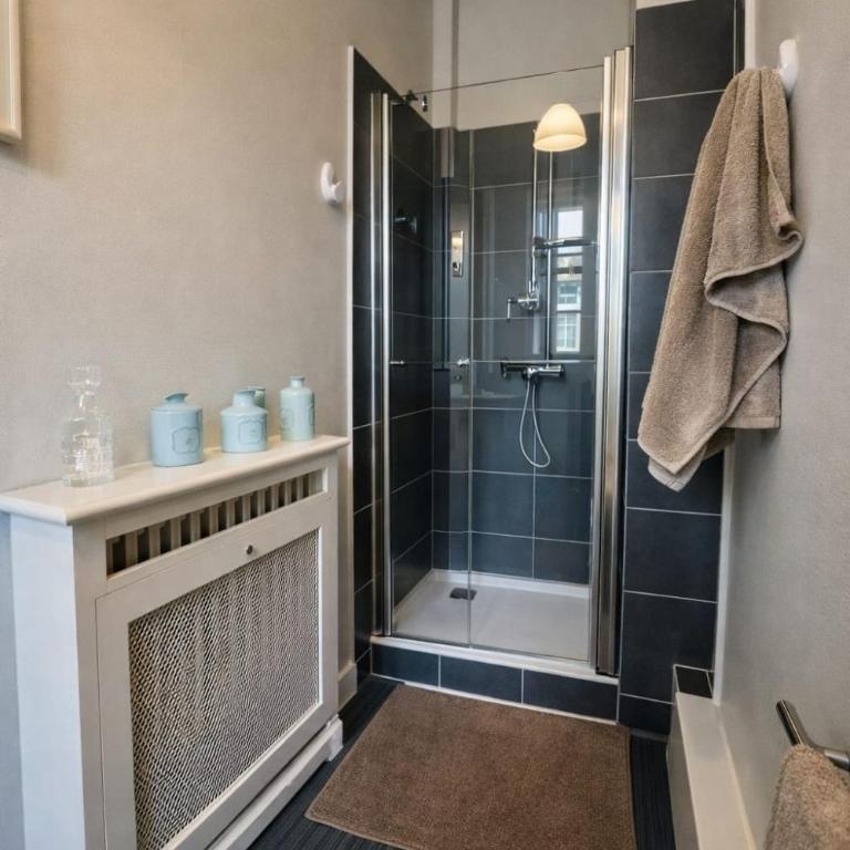 Les Planches à deux pas de la plage - Three-Bedroom Apartment - 7