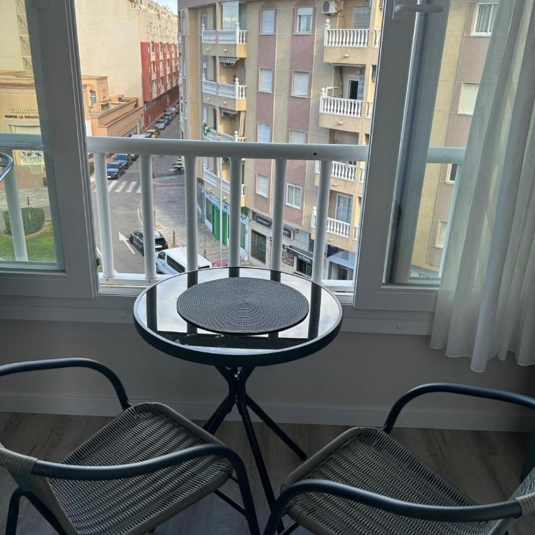 Stylish Apartment With Communal Pool - Apartamento de 2 dormitorios - 25