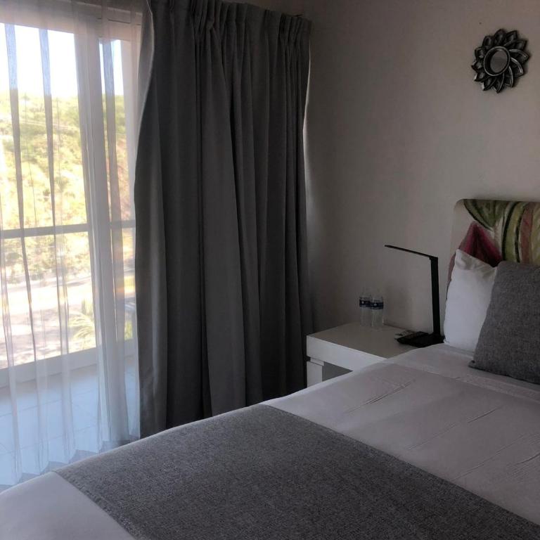 Container Inn Hotel Aeropuerto - Suite con cama extragrande - 1