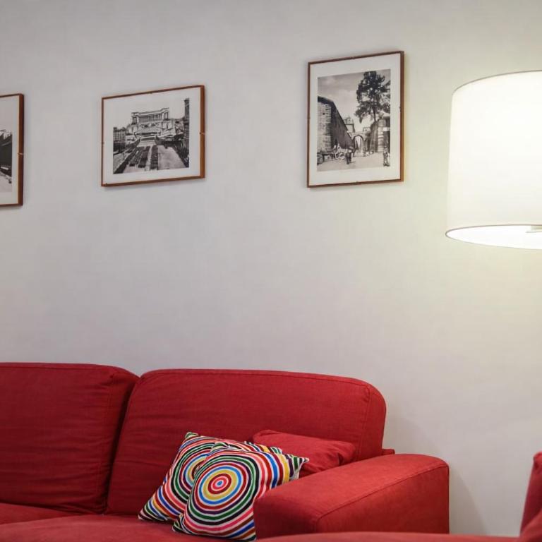 Peaceful apartment in piazza Venezia's alleys - One-Bedroom Apartment - 8