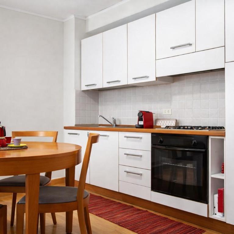 Peaceful apartment in piazza Venezia's alleys - One-Bedroom Apartment - 14