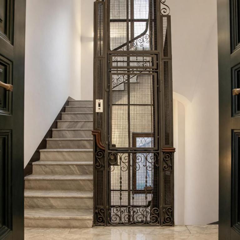 Peaceful apartment in piazza Venezia's alleys - One-Bedroom Apartment - 42