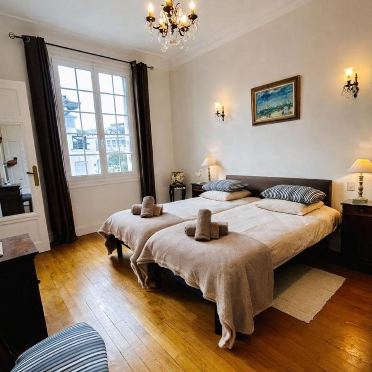 Les Planches à deux pas de la plage - Three-Bedroom Apartment - 9