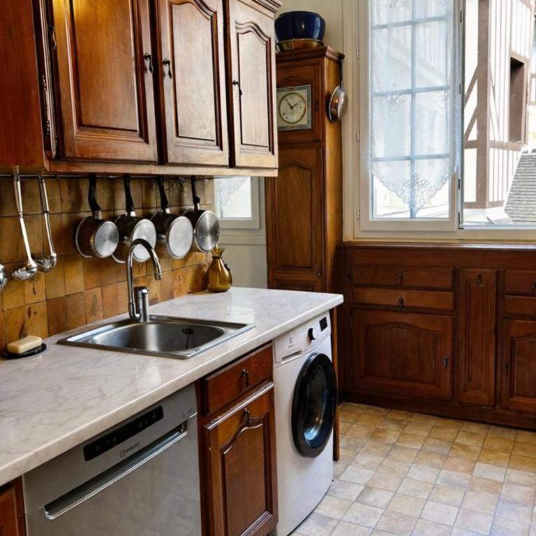 Les Planches à deux pas de la plage - Three-Bedroom Apartment - 29