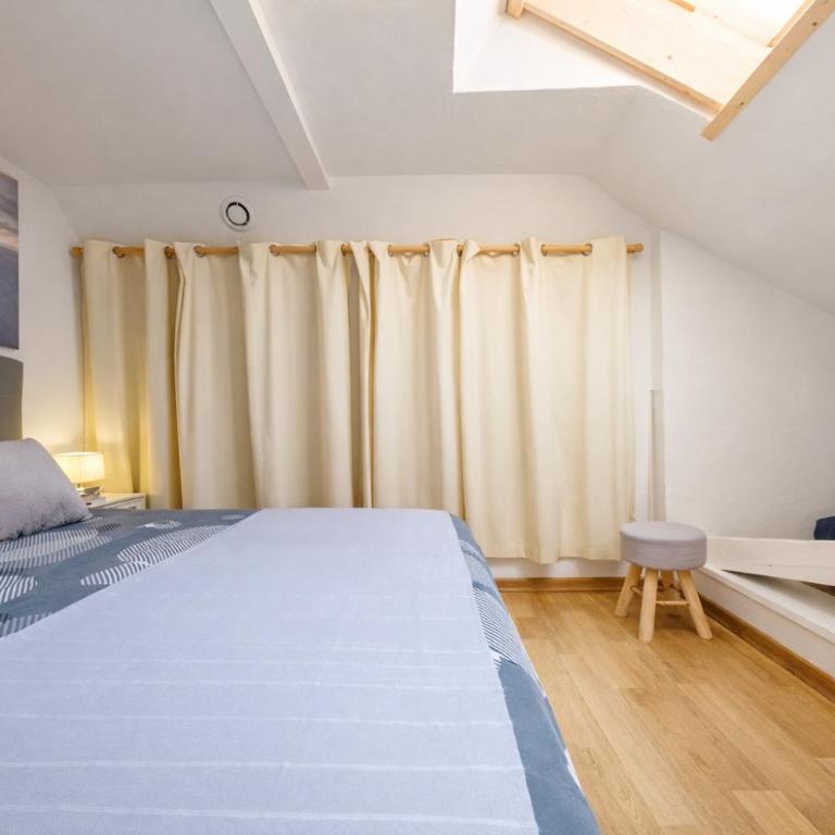 Duplex 54 m2, 2 chambres, 3 lits, CLIMATISATION, parking privé 500 m du centre - Gîtes La Tarine - LABEL GÎTE DE FRANCE - Apartment - 8