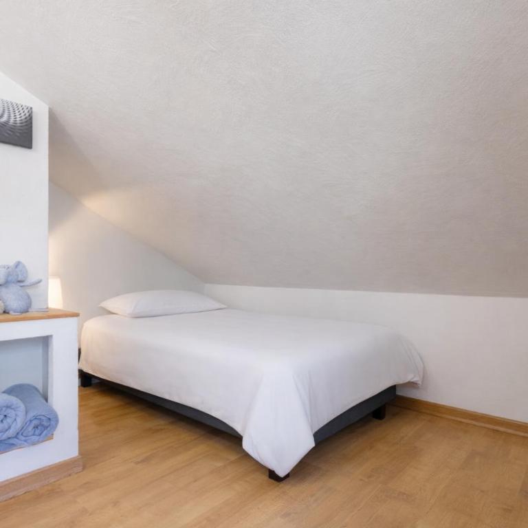 Duplex 54 m2, 2 chambres, 3 lits, CLIMATISATION, parking privé 500 m du centre - Gîtes La Tarine - LABEL GÎTE DE FRANCE - Apartment - 6