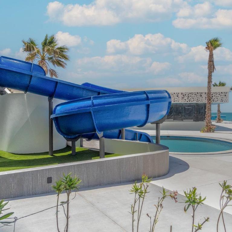 Amazing 2 bedroom Beach Front Condominium at Encantame E1102 - Casa - 50