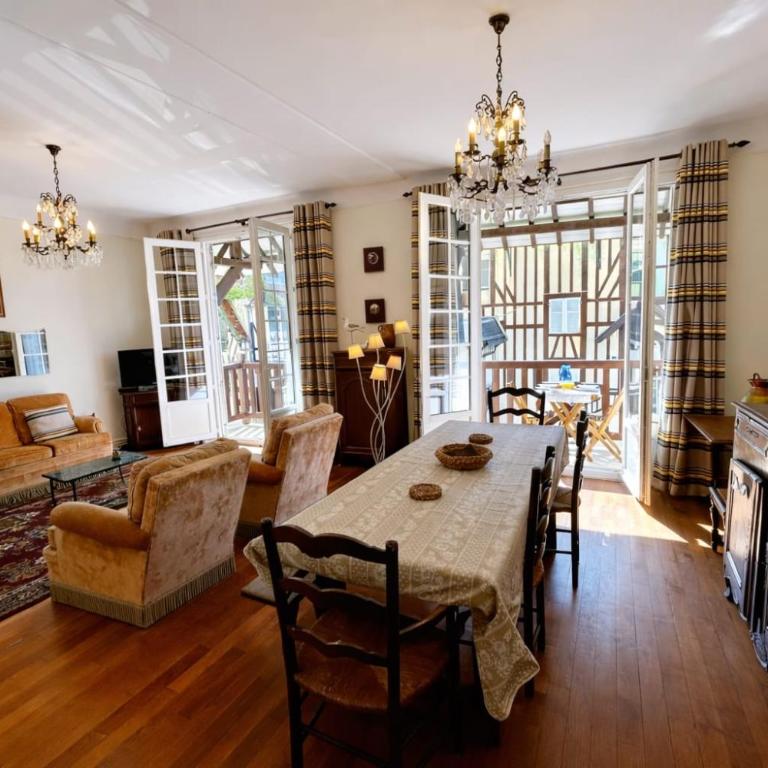 Les Planches à deux pas de la plage - Three-Bedroom Apartment - 19