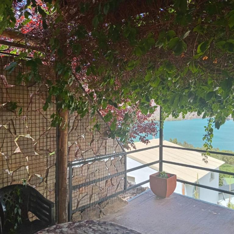 Ogua y Men Reyunos - Three-Bedroom Chalet - 9