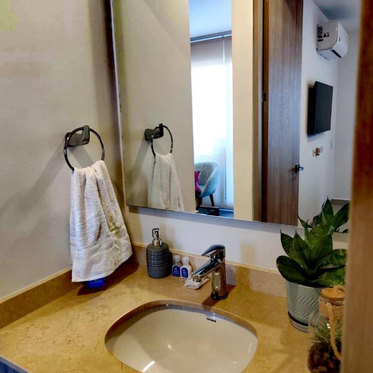 Apartamento Suite Vista al Mar - One-Bedroom Apartment with Sea View and Balcony - 16