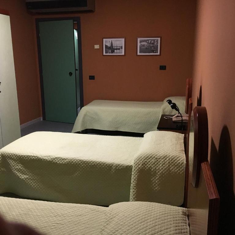 Albergo Athenaeum - Camera Tripla Economy - 3