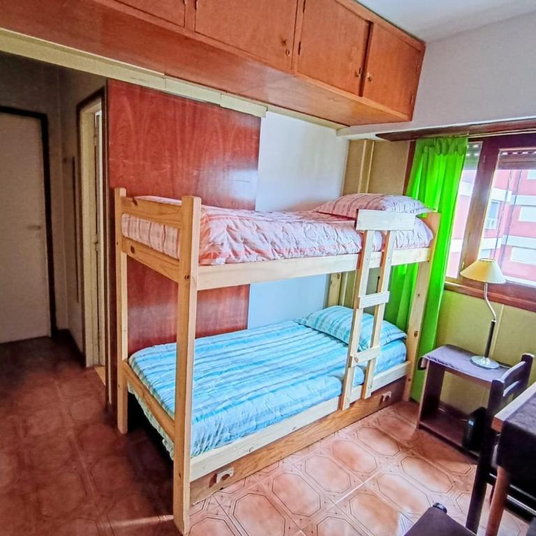 Mar del plata centro 2 ambientes y medio a 4 cuadras del mar - Apartamento de 2 dormitorios - 4