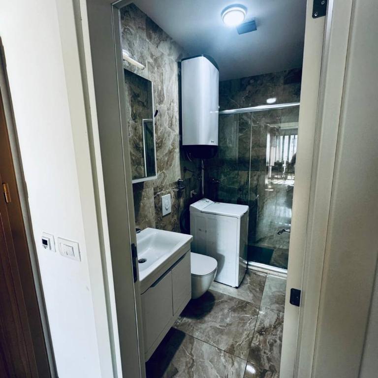 K-Club Apartments - Two-Bedroom Apartment with Balcony and Sea View - 10