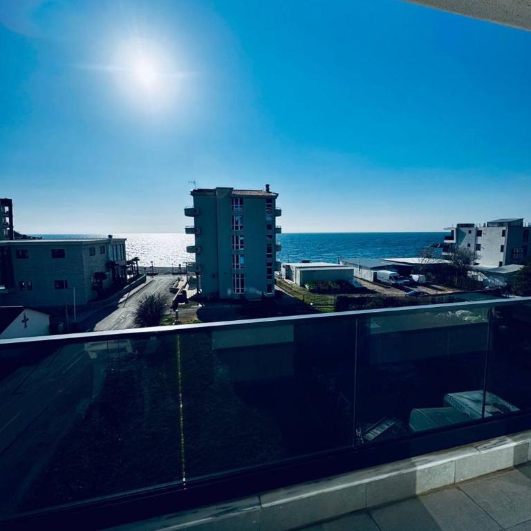 K-Club Apartments - Two-Bedroom Apartment with Balcony and Sea View - 15