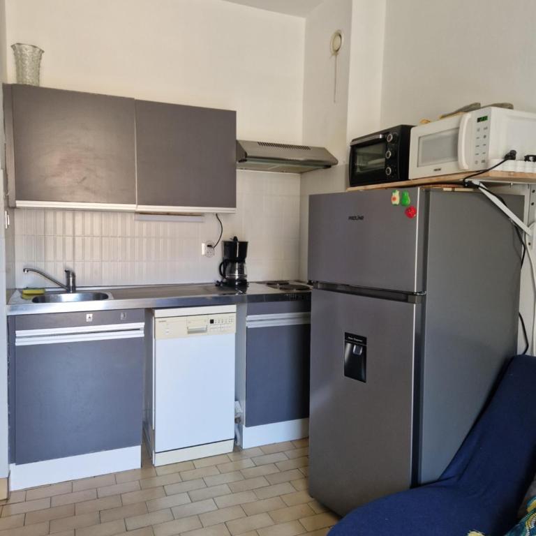 Appartement lumineux, tout équipé, à 100m des thermes - One-Bedroom Apartment - 4