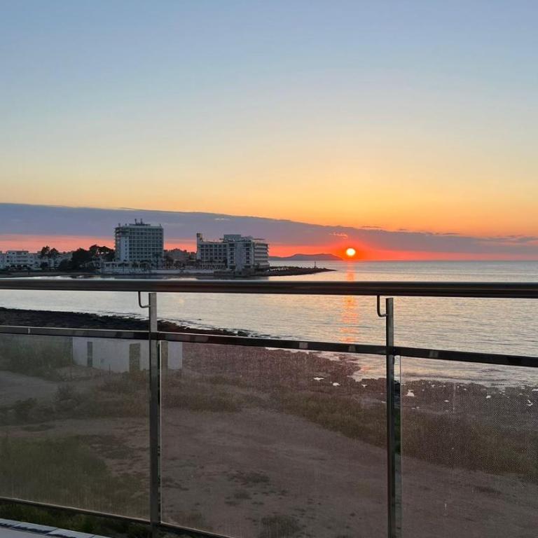 Upscale 3 bedroom front line sea with sunset view - One-Bedroom Apartment - 1