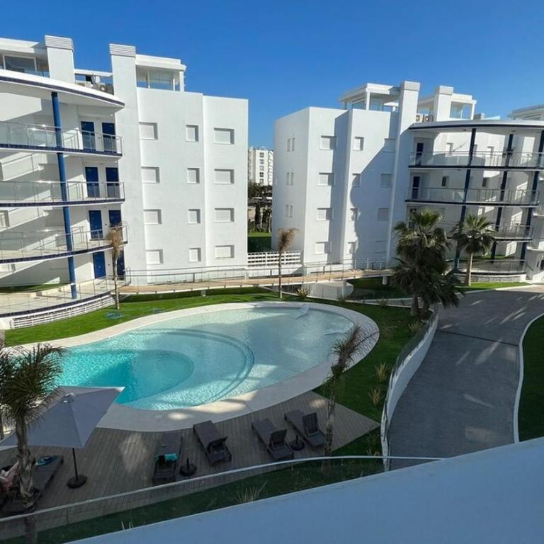 Upscale 3 bedroom front line sea with sunset view - One-Bedroom Apartment - 14