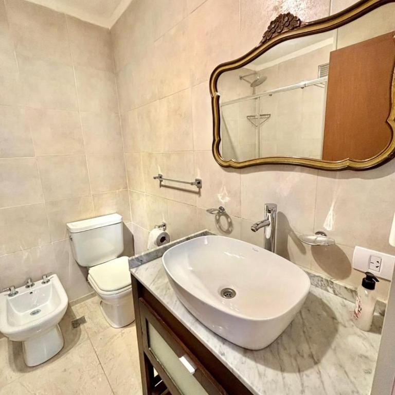 Espaciosa Casa en Pleno Centro Porteño - Casa de 3 dormitorios - 11