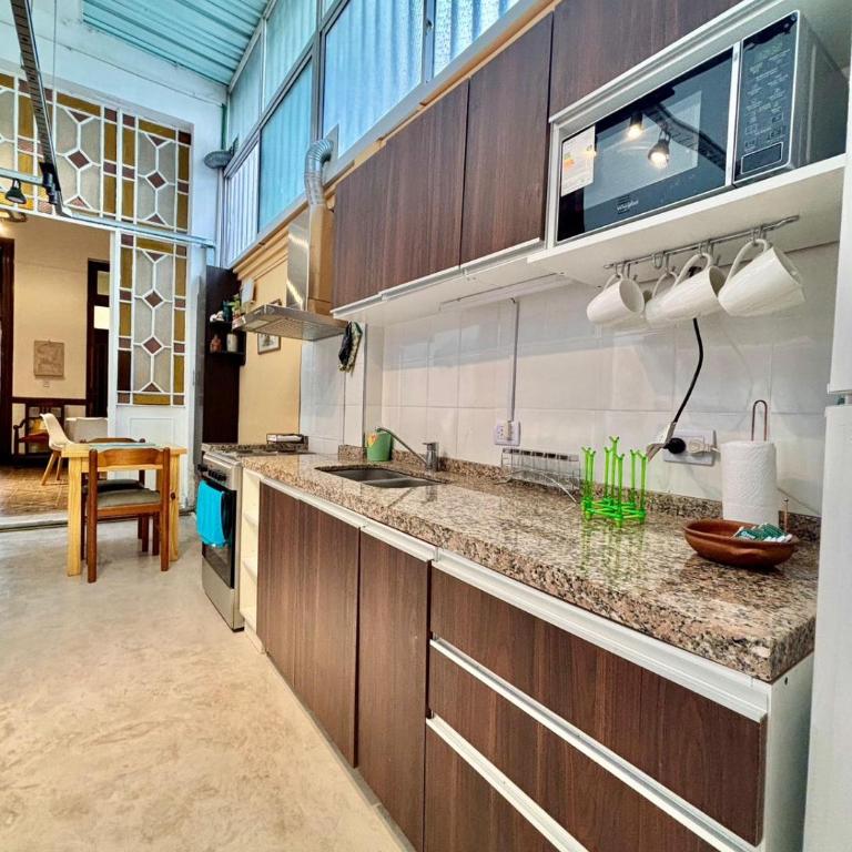 Espaciosa Casa en Pleno Centro Porteño - Casa de 3 dormitorios - 13