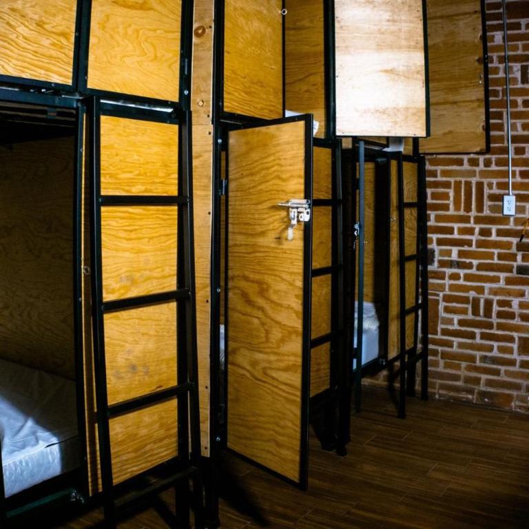 Hostal KEMMM - Habitación compartida mixta de 10 camas - 3