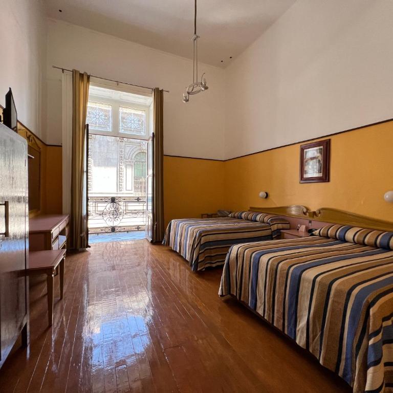 Hotel Isabel - Habitación Doble - 2 camas dobles - 2
