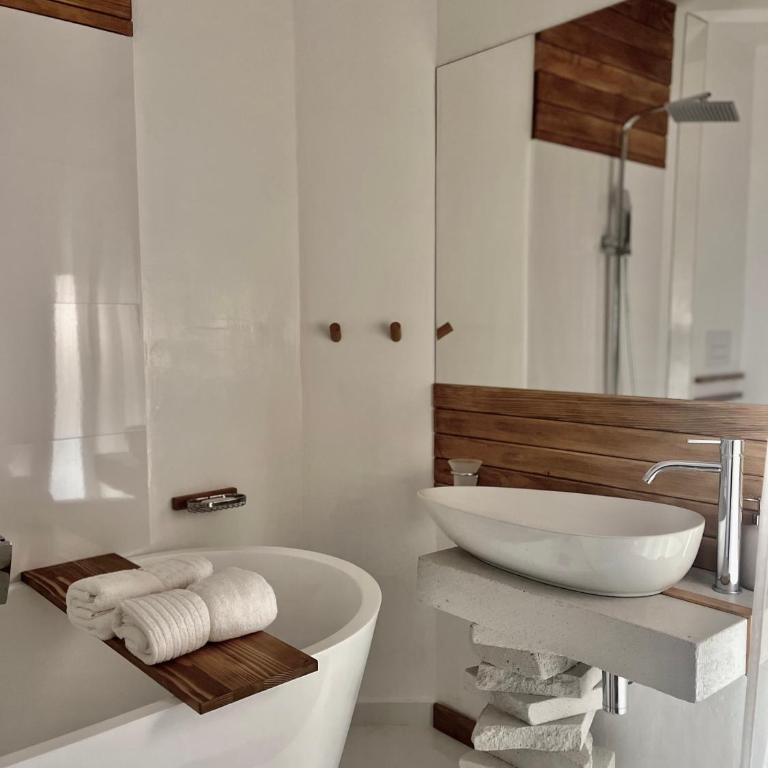 Modern studio, near shopping mall Stadion - Deluks Dvokrevetna Soba sa Bračnim Krevetom - 7
