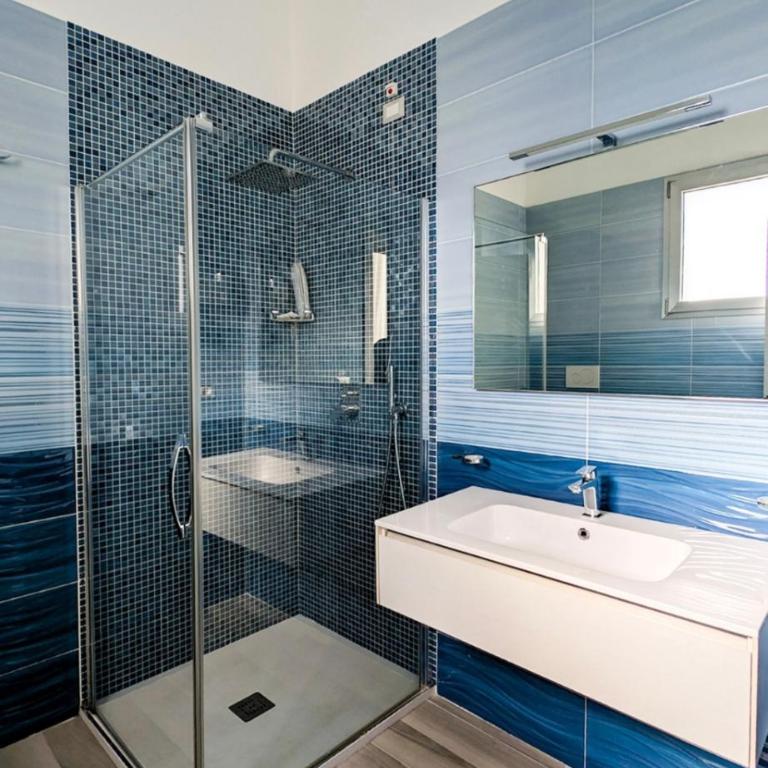 Hotel Paladini - Camera Tripla Luxury - 2