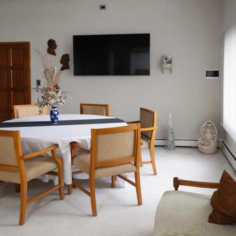 Santa Apart - One-Bedroom Apartment - 3